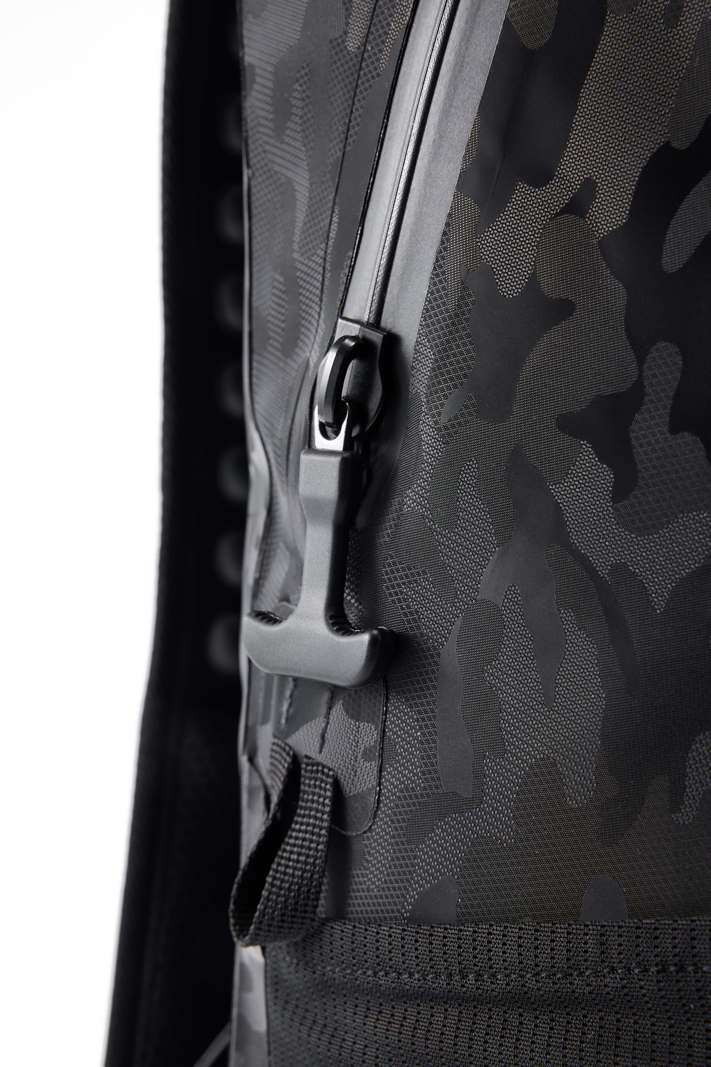 waterproof backpack with airtight zipper